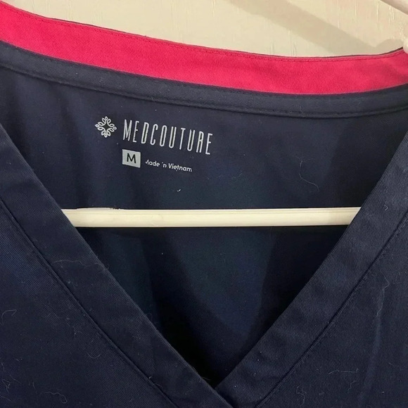 Navy Medcouture Medium scrub top - Picture 3 of 4
